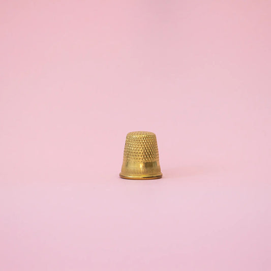 Klassischer goldfarbener Fingerhut aus Metall, 17 mm Durchmesser